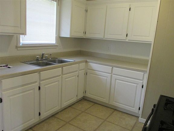 5th image of 520 Slocum Dr