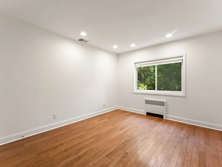 128 Moorland Dr — Photo 11