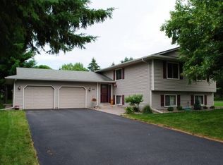 5904 Fernwood St, Shoreview, MN 55126