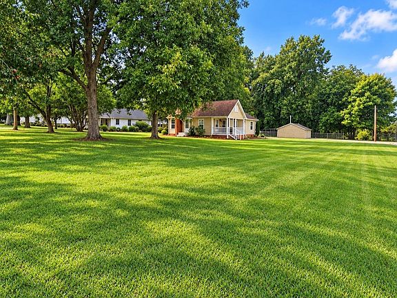 5th image of 555 Palmer Rd