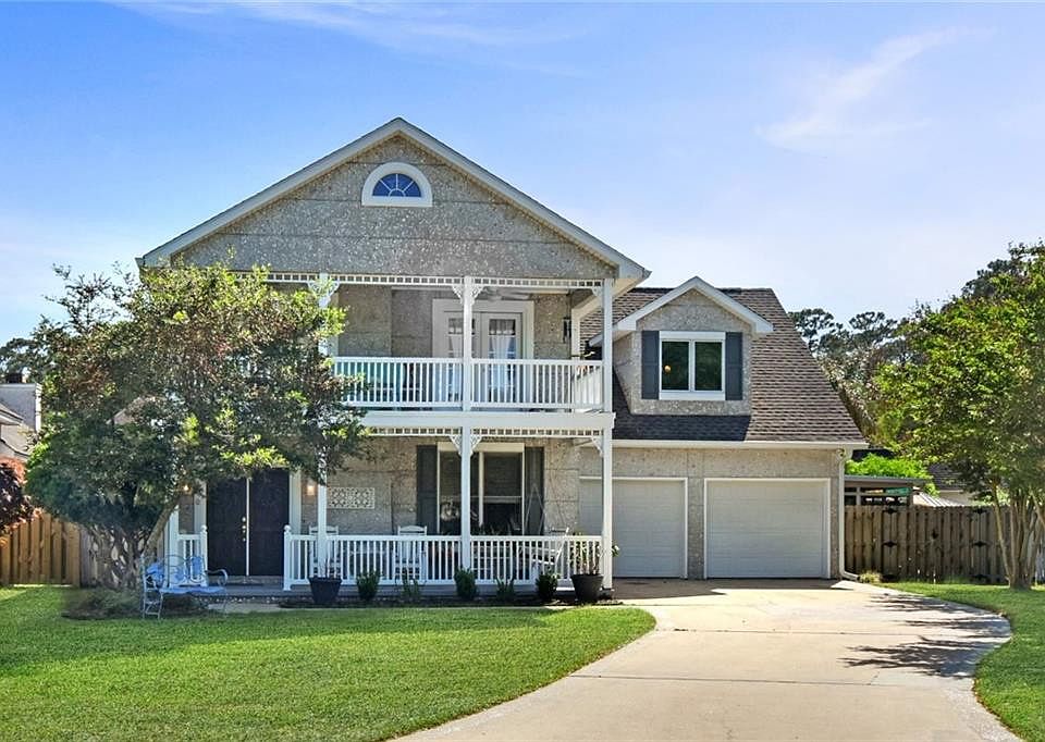 1st image of 530 Clement Cir