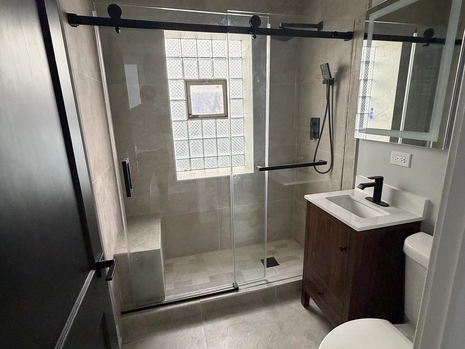 3 bed, 1300 sqft, $2,600 — Photo 4