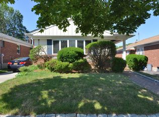 56-28 Oceania St, Oakland Gardens, NY 11364