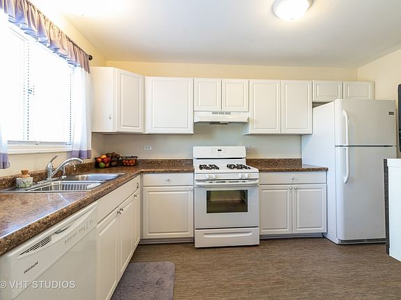 4th image of 18 Fernwood Dr #G