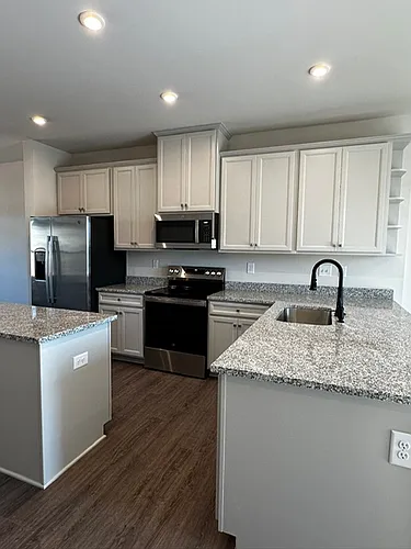 8008 Pinot Ln Photo 1
