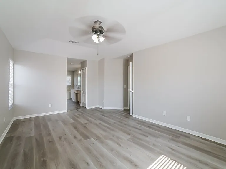 9613 Laurel Ledge Dr — Photo 8
