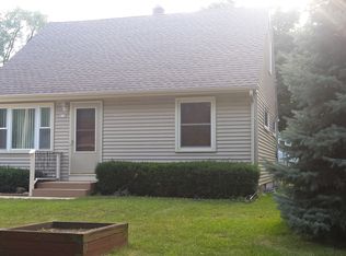 815 N 114th St, Wauwatosa, WI 53226