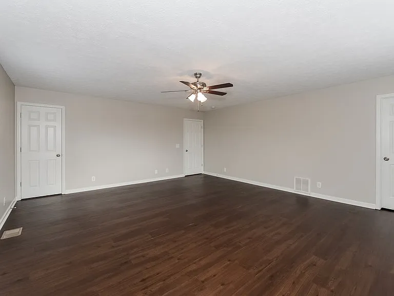 165 Brookview Cir — Photo 9