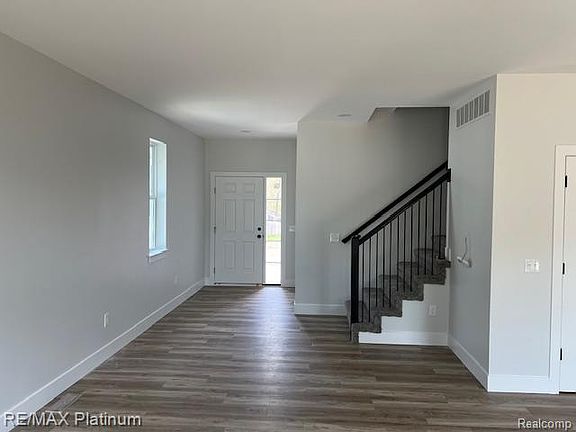 3rd image of 9400 Roland Dr