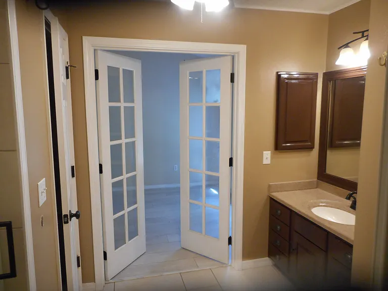 1729 Quiet Oak Ln — Photo 18