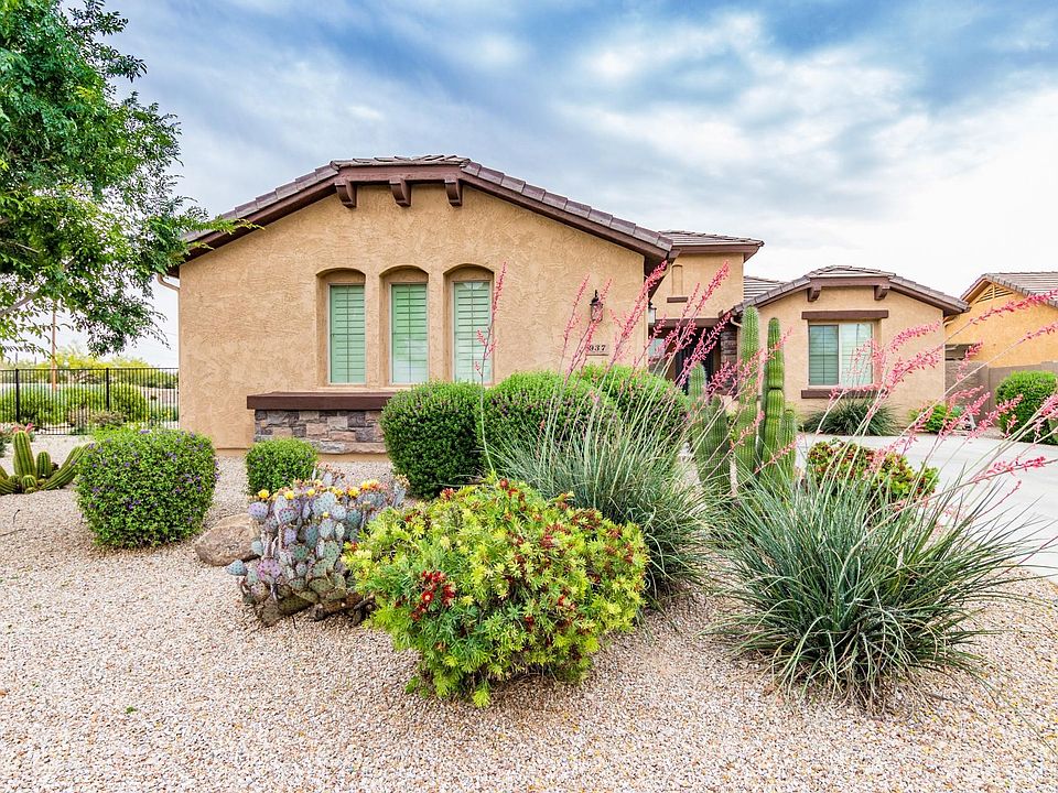 1st image of 937 W Desert Lily Dr
