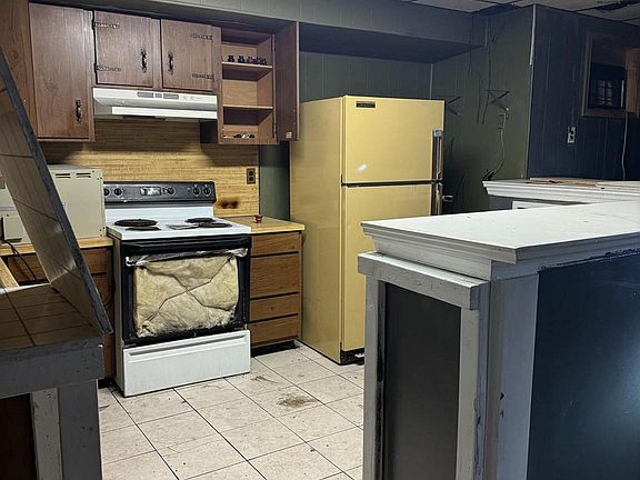 4th image of 7028 Elmwood Ave