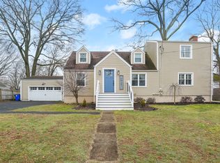 81 Wilton Rd, Fairfield, CT 06824