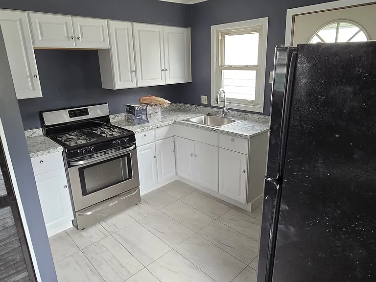 2568 Downing St — Photo 12