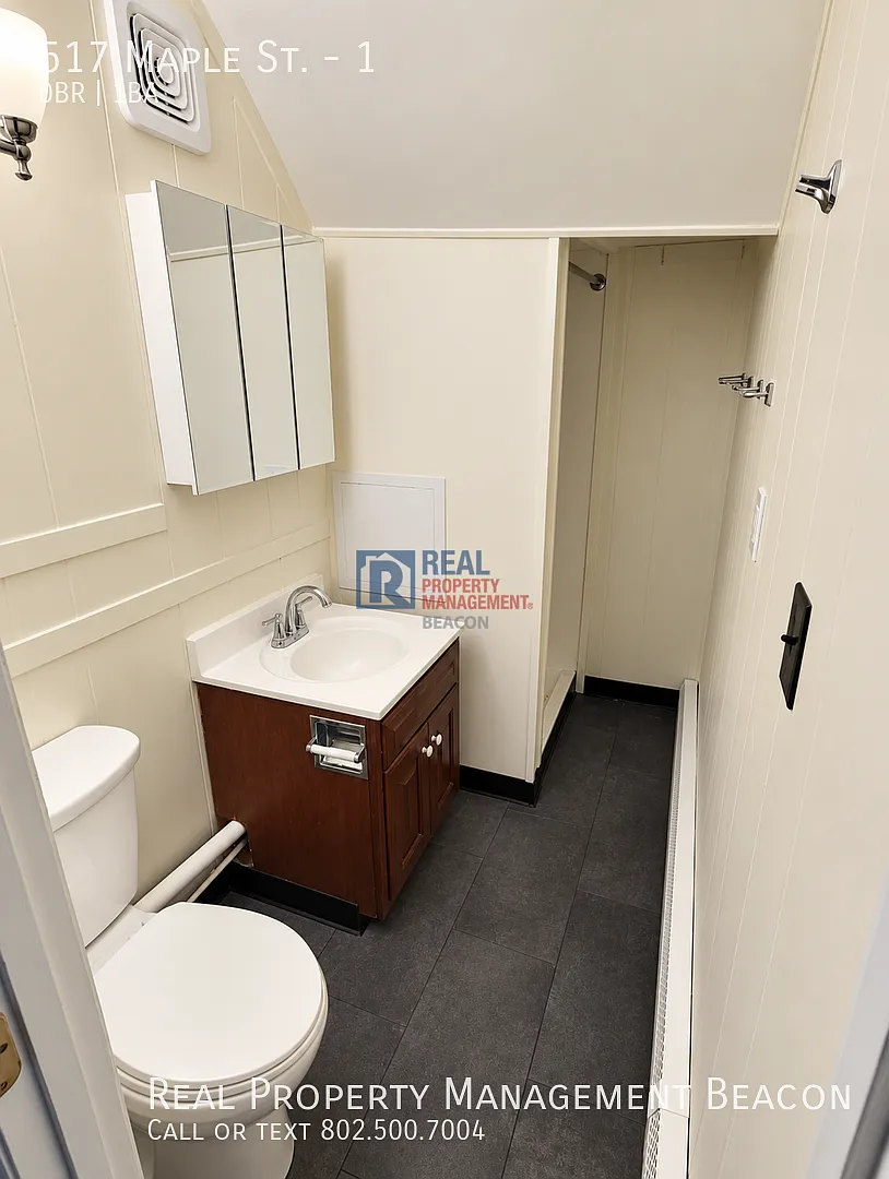 White River Junction, VT Studio 1 Bath $1325 includes heat and hot water — Photo 4