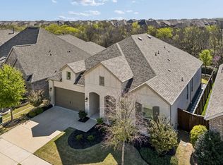 1104 Bluestem Dr, Aubrey, TX 76227