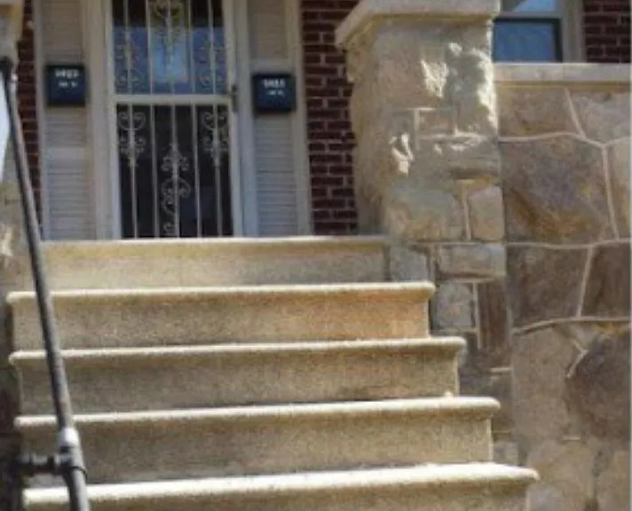 Queensberry Ave — Photo 1
