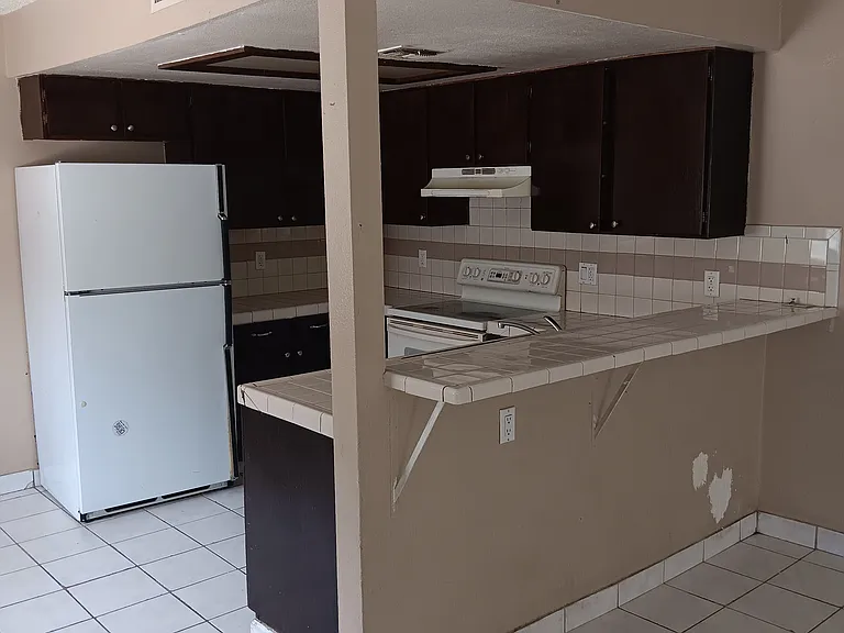 2304 Saturn Ave #B — Photo 2