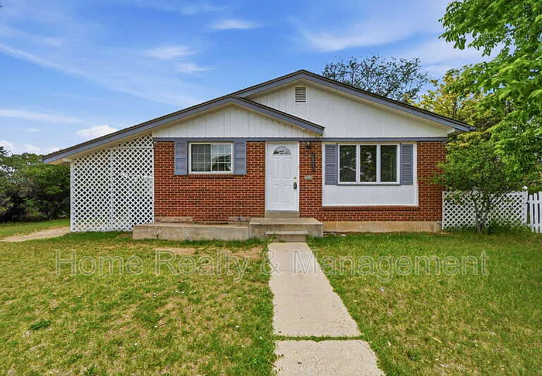 10712 Loren Ln — Photo 1