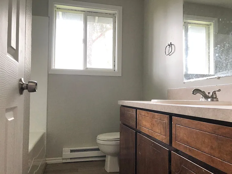 EM1112-B — Photo 15