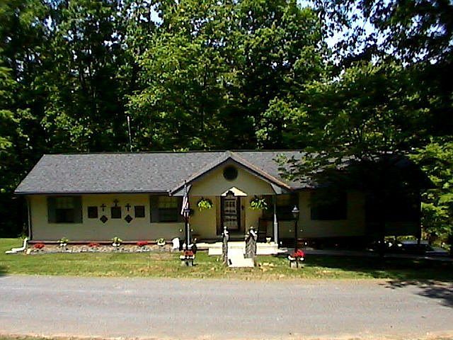 1st image of 1975 Wooddawn Dr