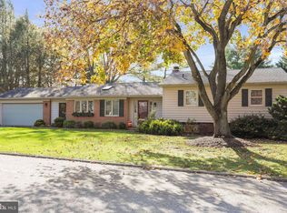 19613 Meadowbrook Rd, Hagerstown, MD 21742