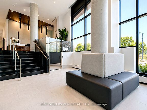 3rd image of 160 Kingsway Cres #611
