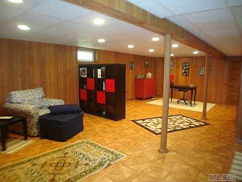 4th image of 9 Shoreham Dr W