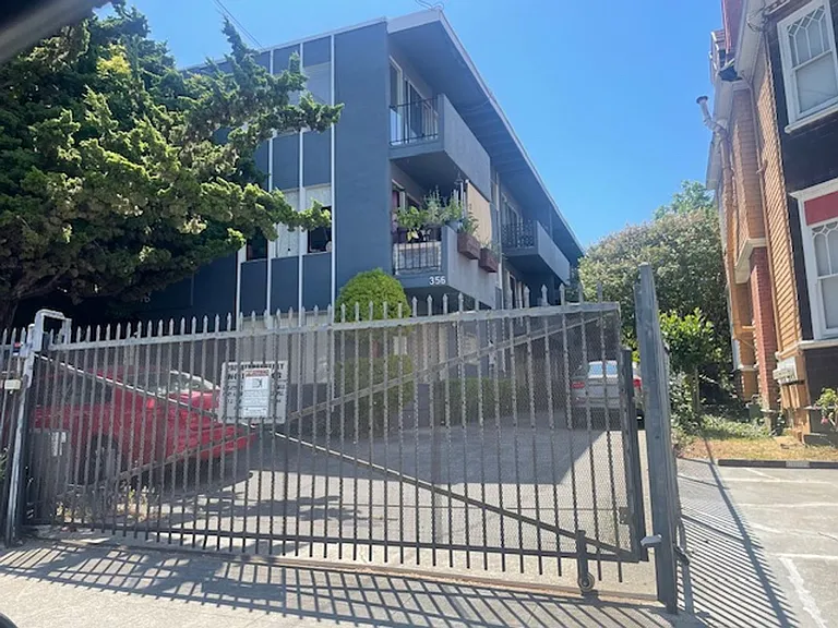 356 Jayne Ave — Photo 2