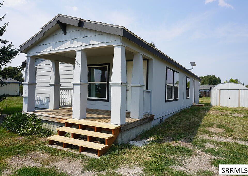 1st image of 205 E Opal Ave