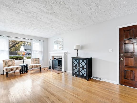 2nd image of 3821 Liberty Blvd