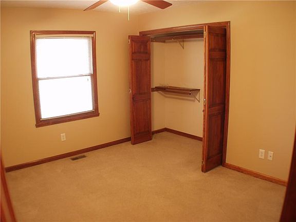 5th image of 6284 Woodcrest Dr