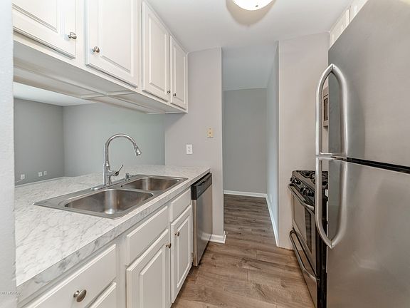 5th image of 1855 Tall Oaks Dr Unit 1307