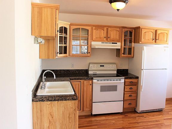 4th image of 103 N Yellowstone St #7