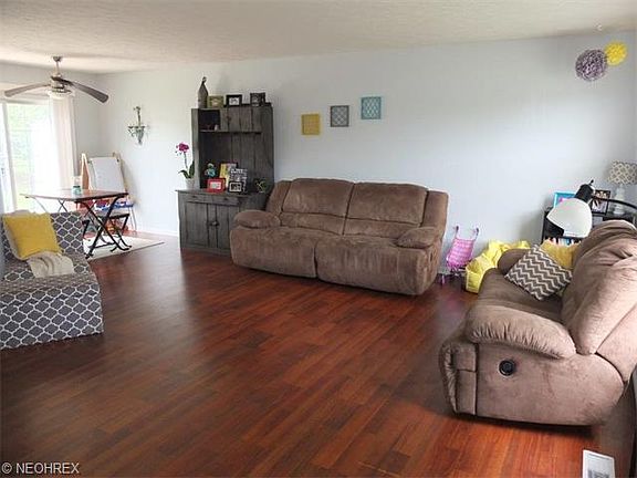 2nd image of 562 Parkside Ln