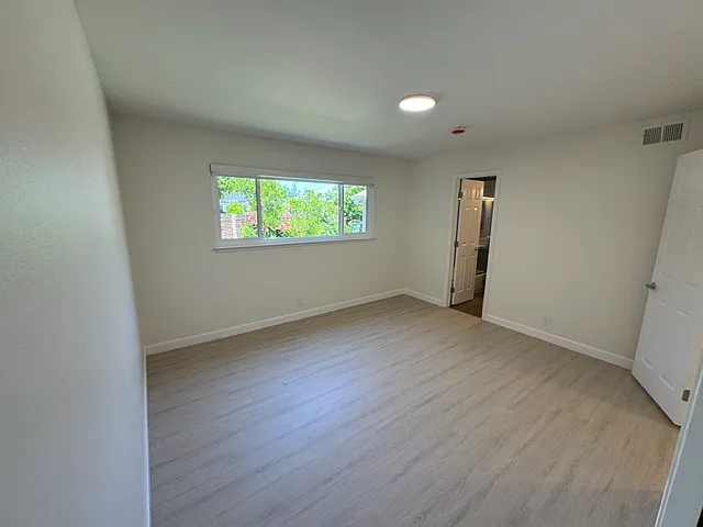 1126 Steinway Ave — Photo 7