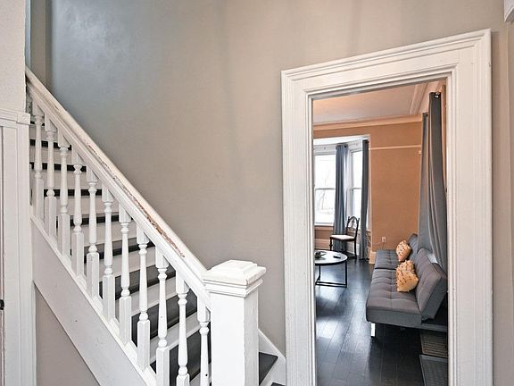 4th image of 2323 Kenton St