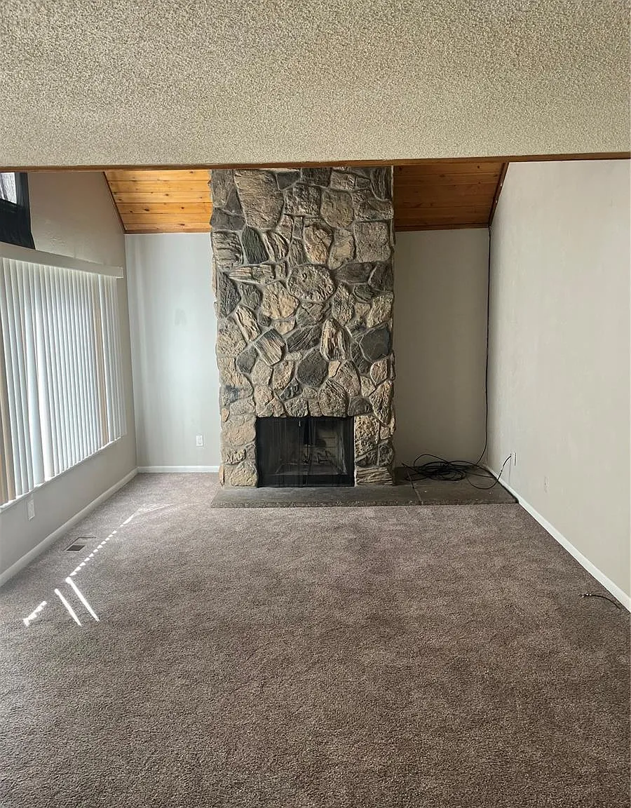 2 bed, 2.0 bath, 1091 sqft, $1,695 — Photo 3