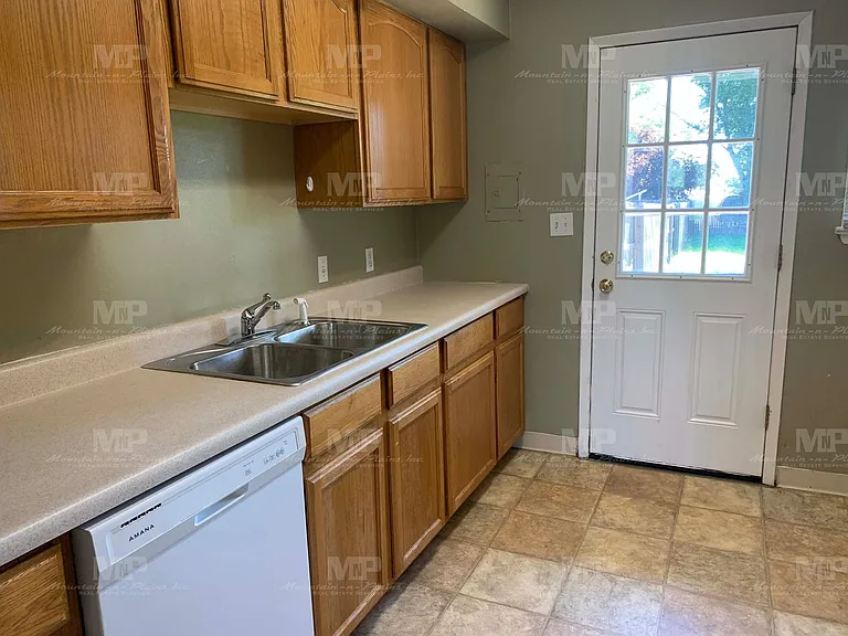 1020 N Taft Hill Rd — Photo 4
