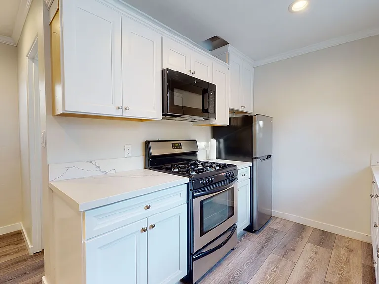 247 Orange Ave — Photo 4