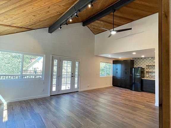 Beautiful ceilings lights. Ceiling fans in every room.