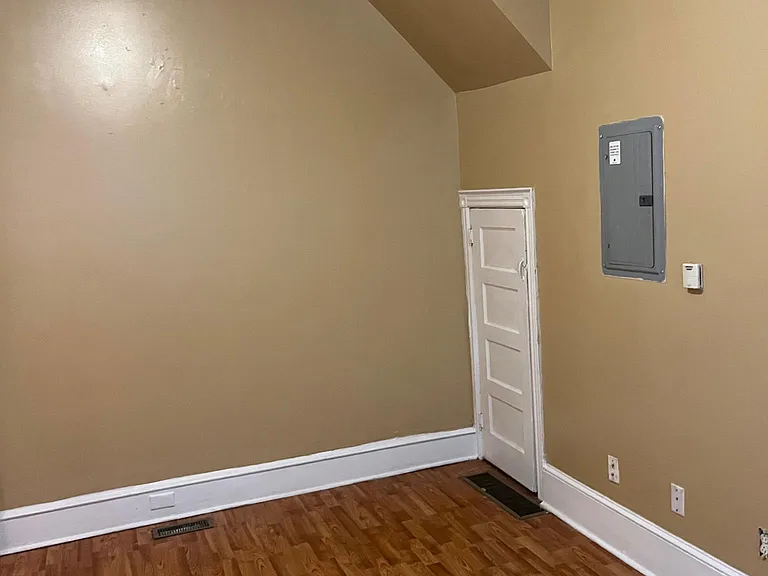 5640 Walnut St #1 — Photo 26