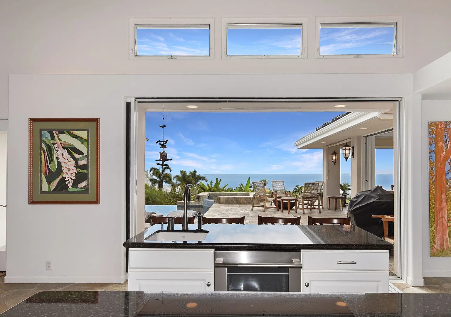 Panoramic Oceanview Retreat with Infinity Pool in Kona Hills — Photo 3