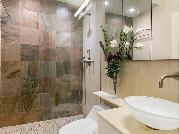 5th image of 157 E 32nd St APT 11A