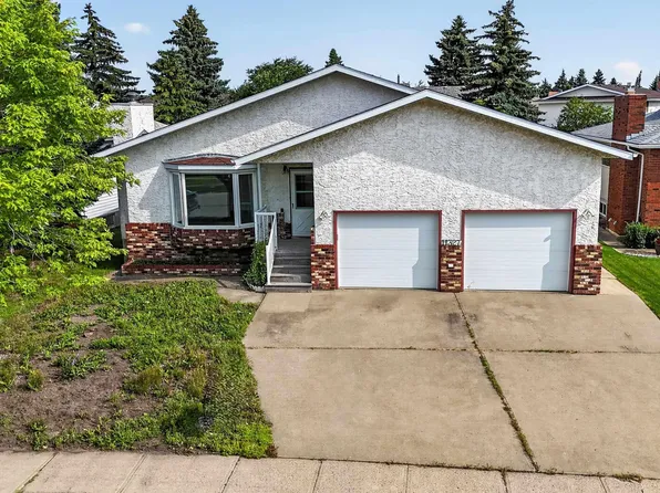 11327 25th Ave NW, Edmonton, AB T6J 5J1