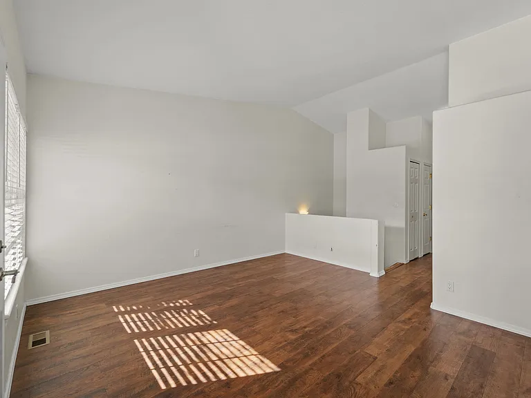 6082 Colony Cir — Photo 4
