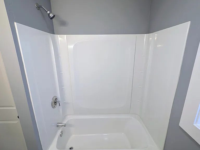 168 Waterman Ave — Photo 14