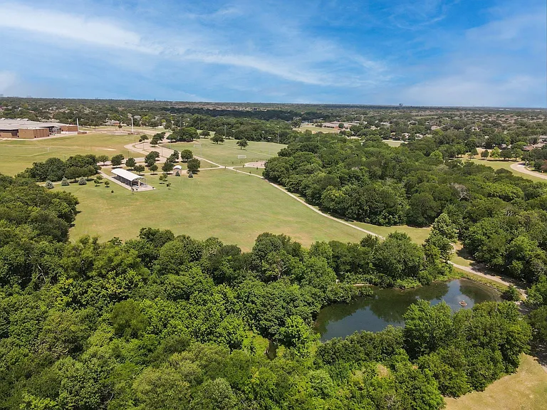 7309 Springfield Dr — Photo 45