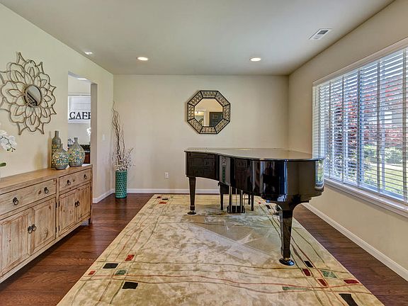 5th image of 11484 Honeysuckle Ln