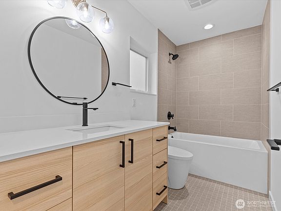 4th image of 3239 61st Avenue SW unit B